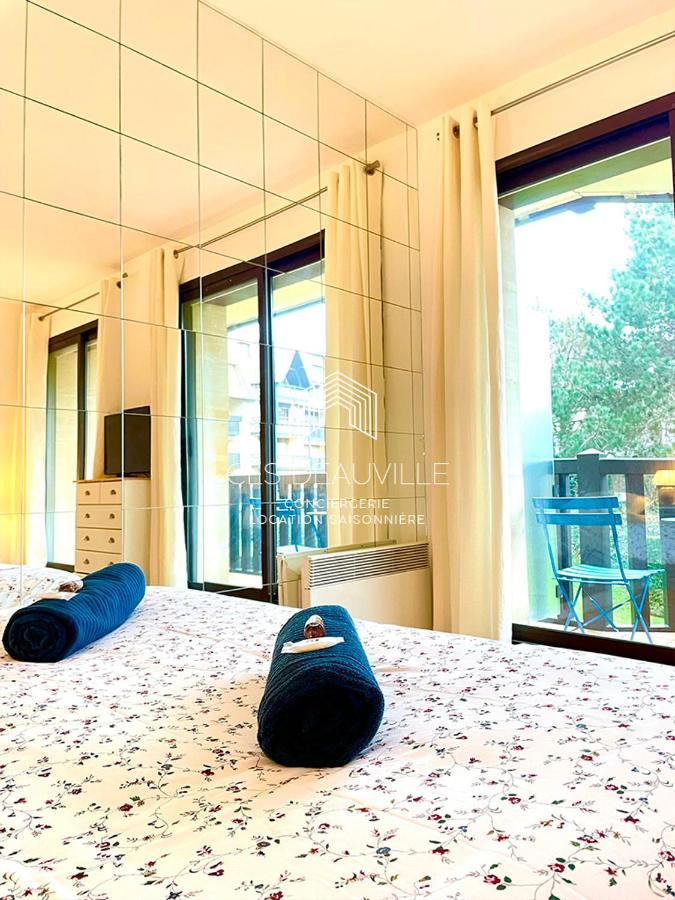 Studio 1 Gainsbourg C.L.S Deauville Exterior foto